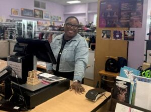 Lauren, volunteer at WINGS Resale Schaumburg